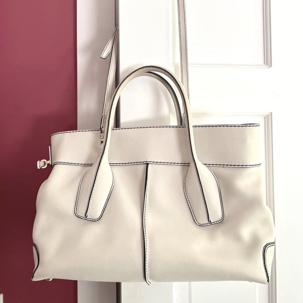 AUTHENTIC Italian Designer Tod's 'D Bag' Shoulder Bag - Picture 2 of 15